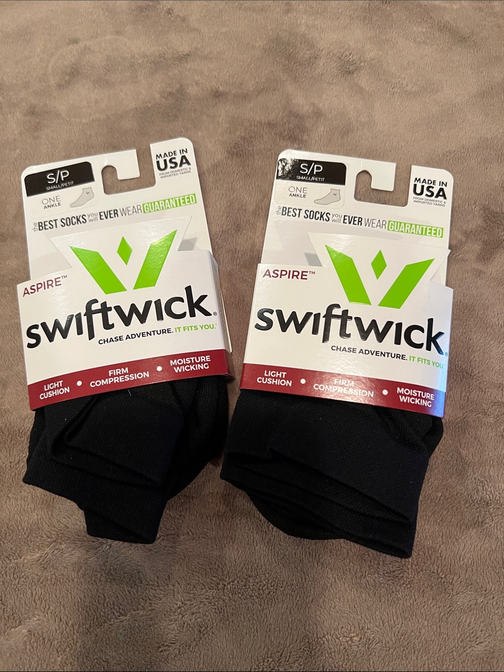 Swiftwick Aspire Black Ankle Socks - Moisture Wicking (2 Pack)